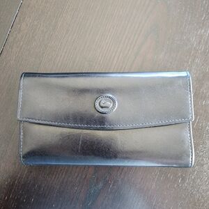 Black Smooth Leather Dooney & Bourke Wallet Elegant Sophisticated Minimalist